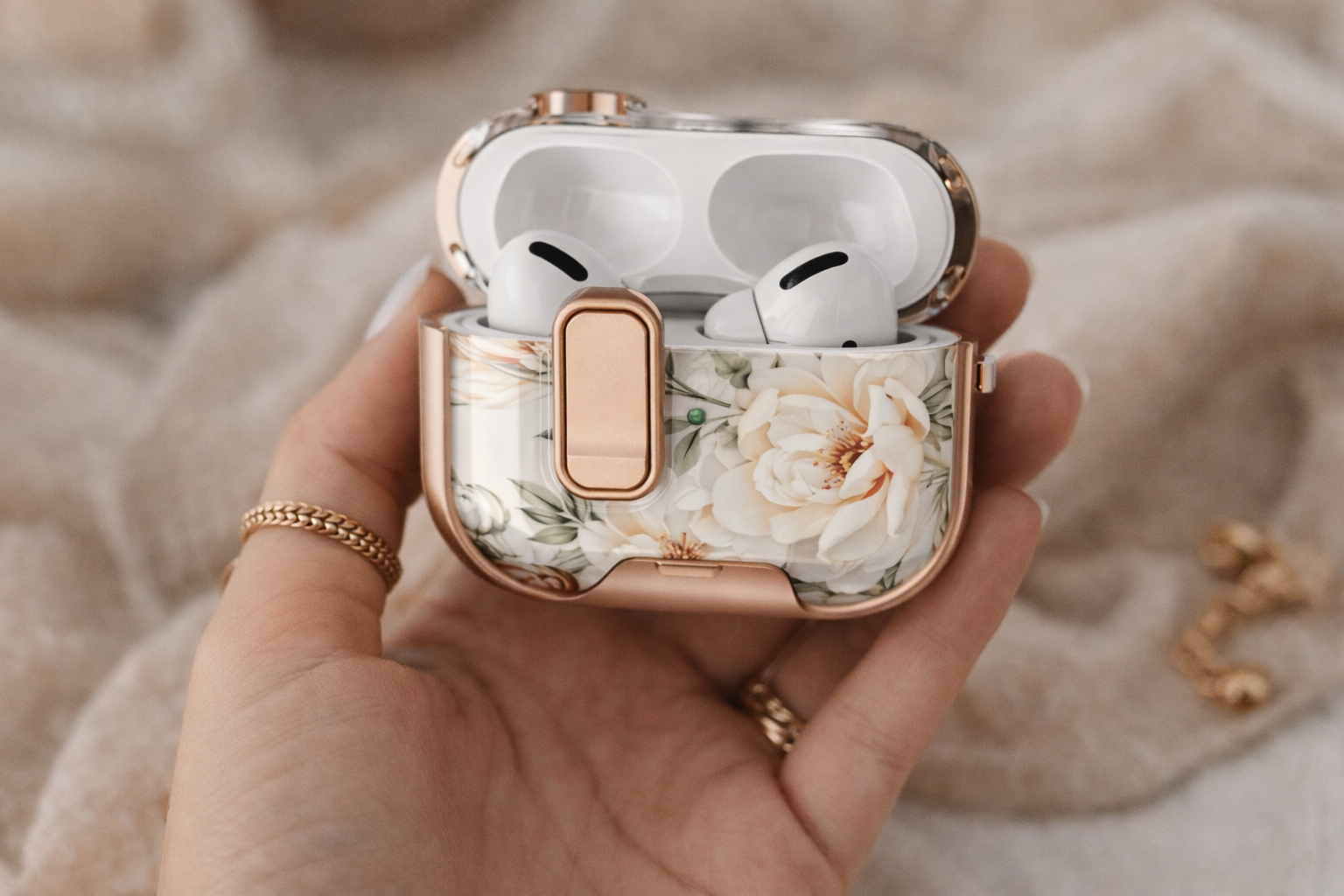 Barevný silikonový obal se stojánkem na Apple AirPods Pro 3