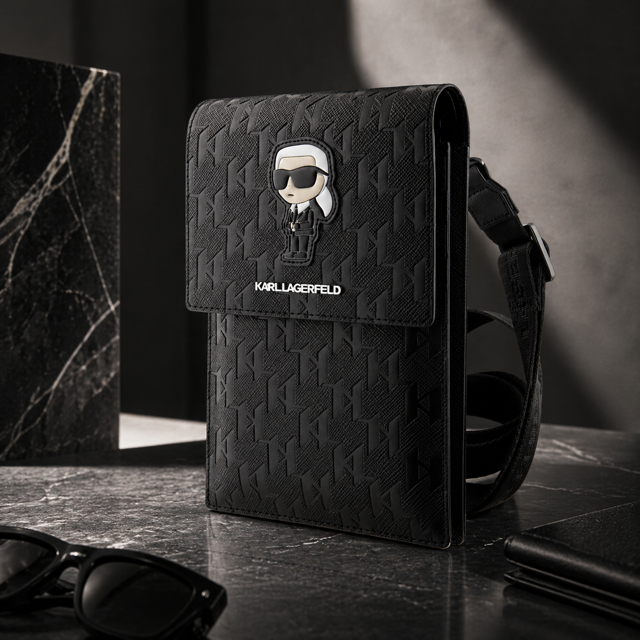 Karl Lagerfeld Saffiano Monogram Ikonik NFT Taška na Telefon - pohled 1