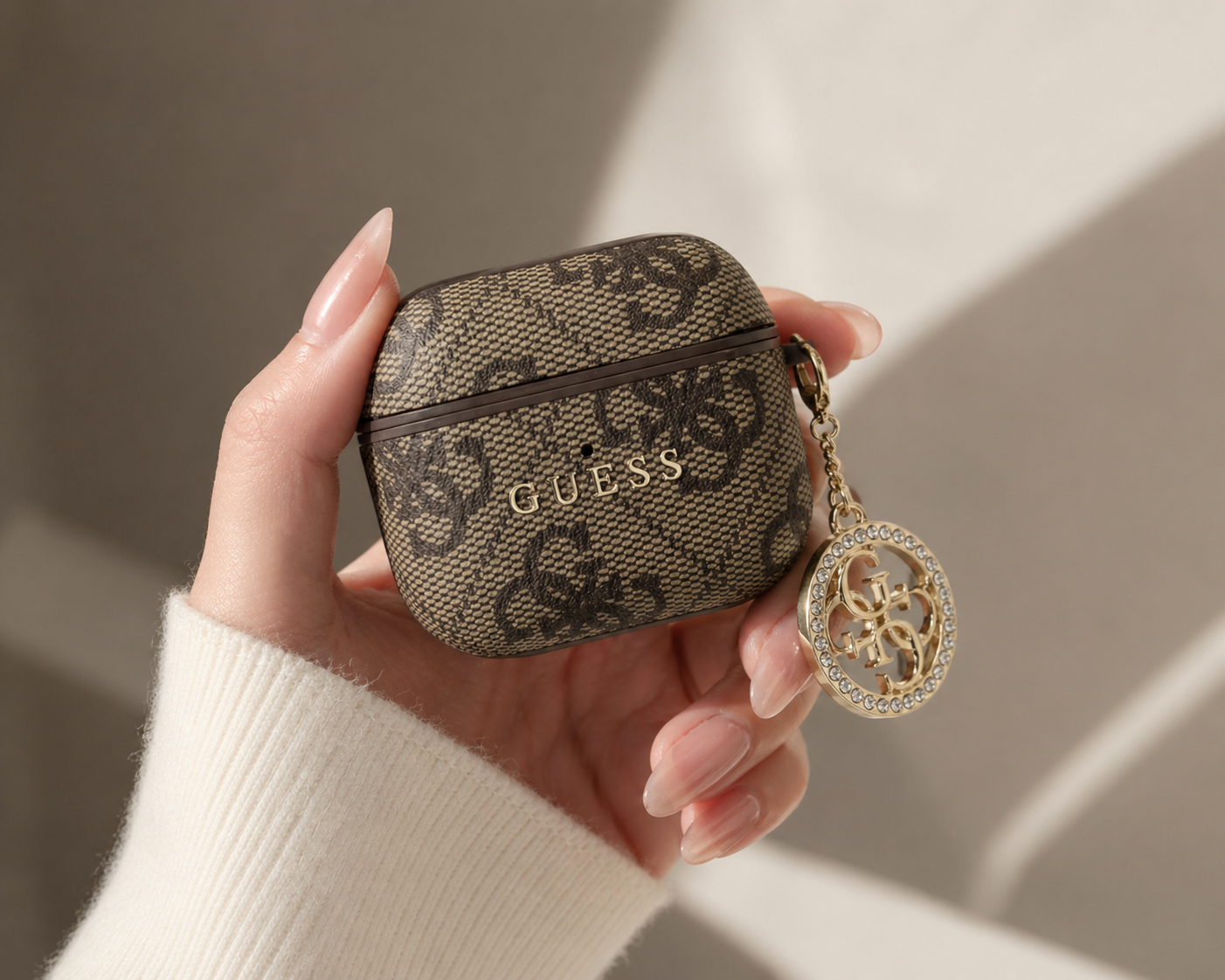 Guess 4G Script PC/PU Charm Pouzdro - pohled 1