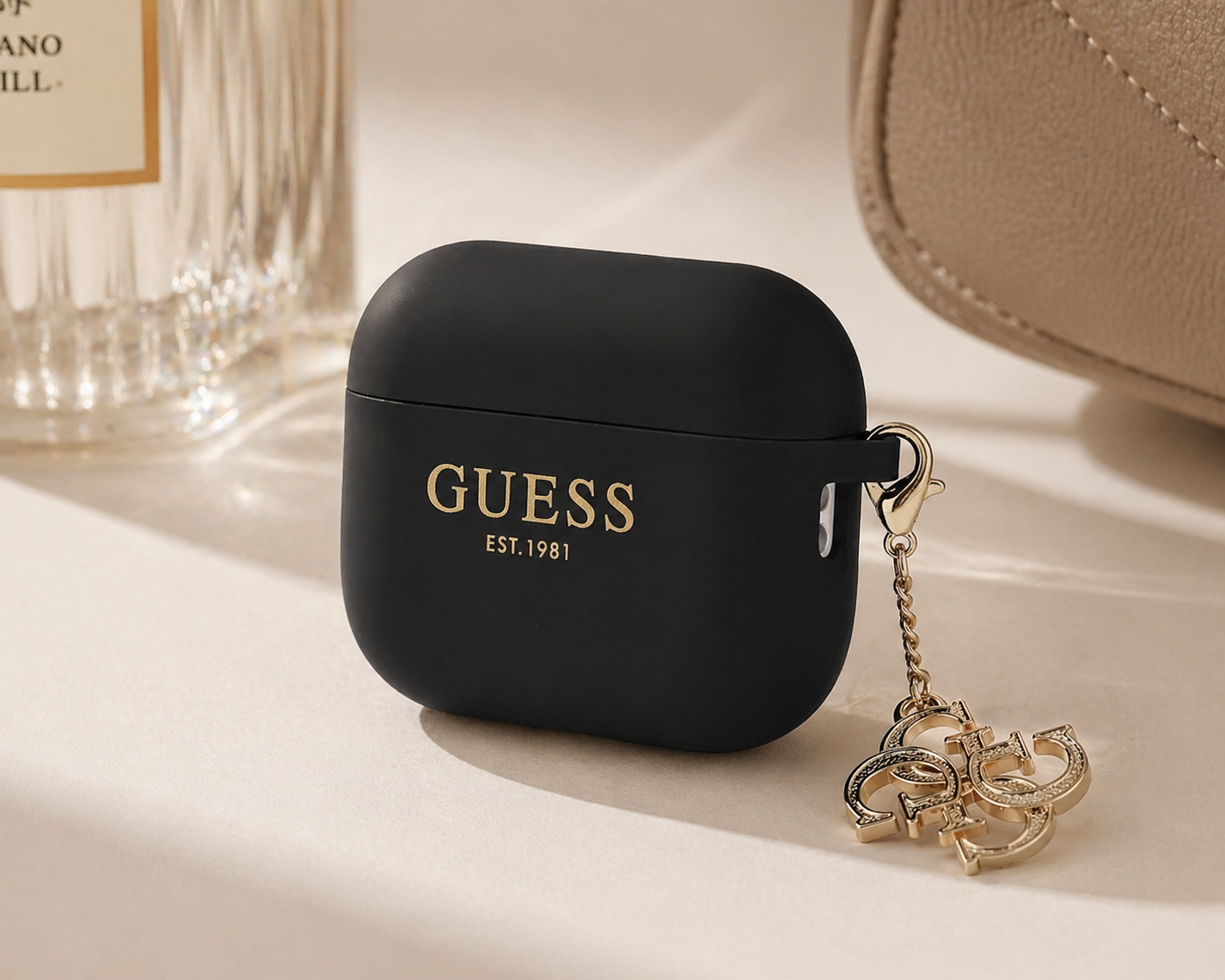 Guess 4G Charm Silikonové Pouzdro - pohled 1