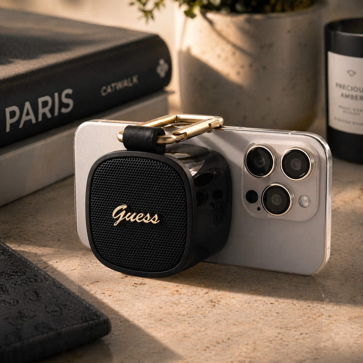 Guess MagSafe Bluetooth Reproduktor - pohled 1