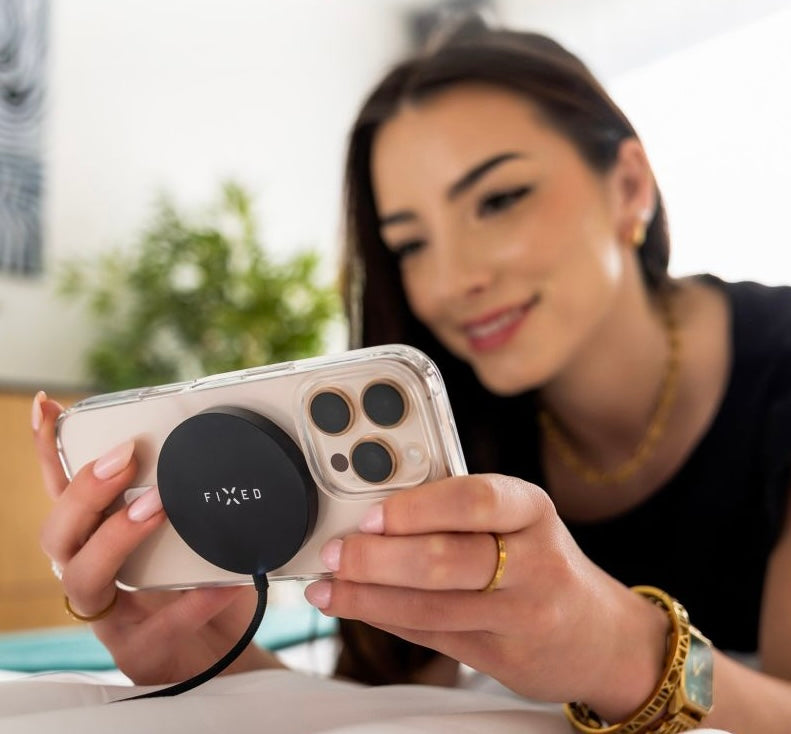 MagSafe bezdrátová nabíječka Qi2 FIXED černá - pohled 3