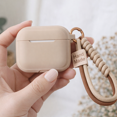 Silikonový obal s poutkem na Apple AirPods Pro 3