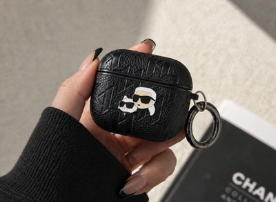 Karl Lagerfeld PU Embossed Karl and Choupette Heads Pouzdro - pohled 1