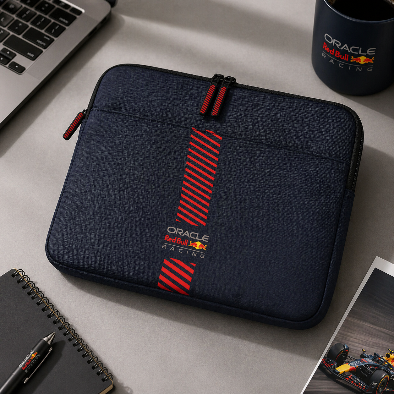 Red Bull Nylon Powerbar Obal na Notebook 13/14" - pohled 1