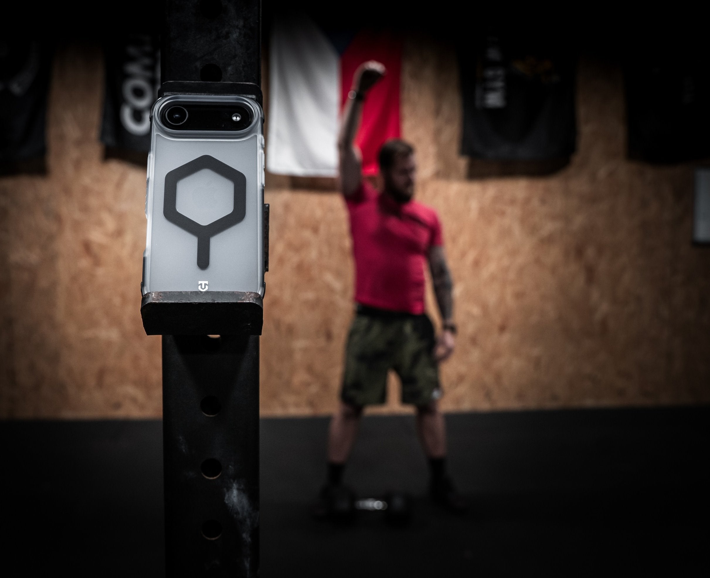 Tactical MagSafe kryt na iPhone extra ochrana Hexagon